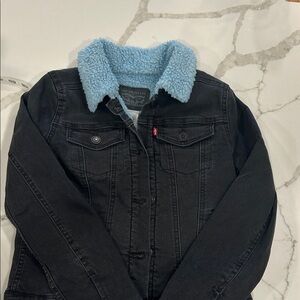 Levi's Kids Black Denim trucker jacket with Light Blue Sherpa